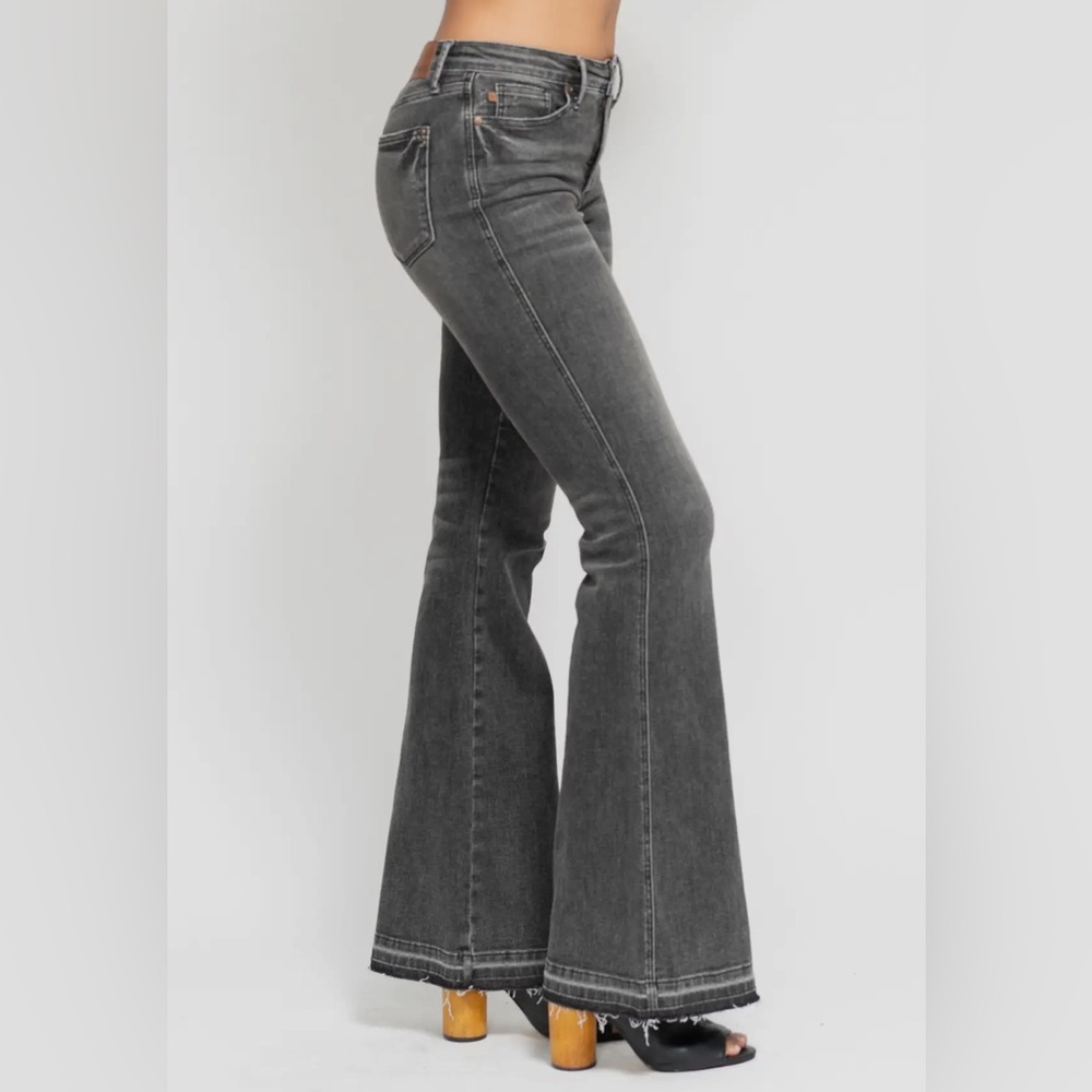 NWT Judy Blue Tummy Control Washed Gray Release Hem Flare Jeans Medium Rise - Picture 2 of 10